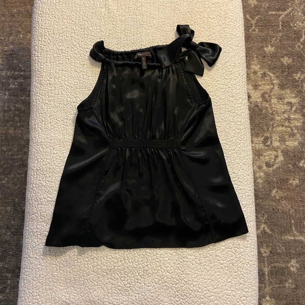 Silk BCBG Maxazria black top